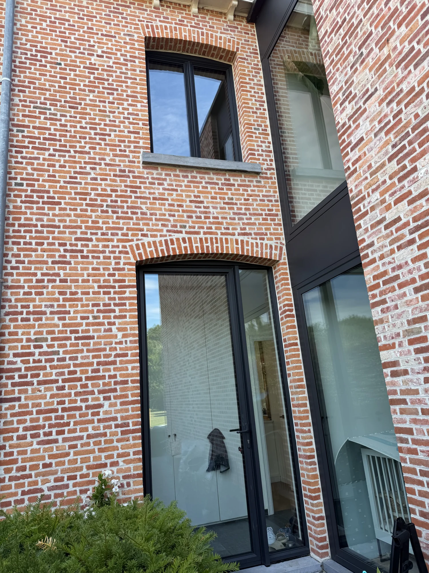 Gevel en ramen na professionele reiniging – realisatie 6